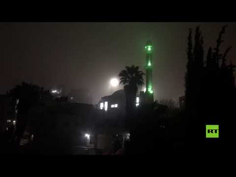 شاهد مساجد فلسطين تدعوا للصلاة في المنازل