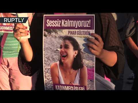 شاهد تجمعات نسائية في إسطنبول احتجاجًا على العنف ضد المرأة