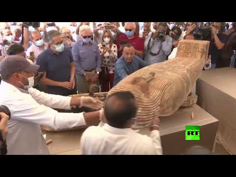 مصر تعلن الكشف عن 59 تابوتا خشبيًا مغلقًا داخل آبار للدفن