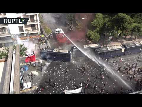 فوضى في أثينا تزامنا مع إصدار محكمة يونانية قرارا بشأن حزب الفجر الجديد